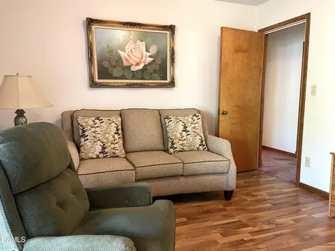 485 3rd St N, Carrington, ND 58421 photo 5