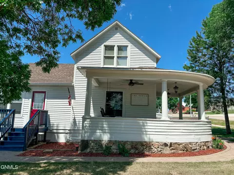 214 College St, Flasher, ND 58535