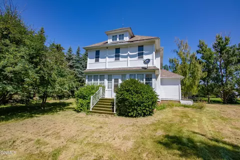 4445 28th St NE, Heimdal, ND 58341