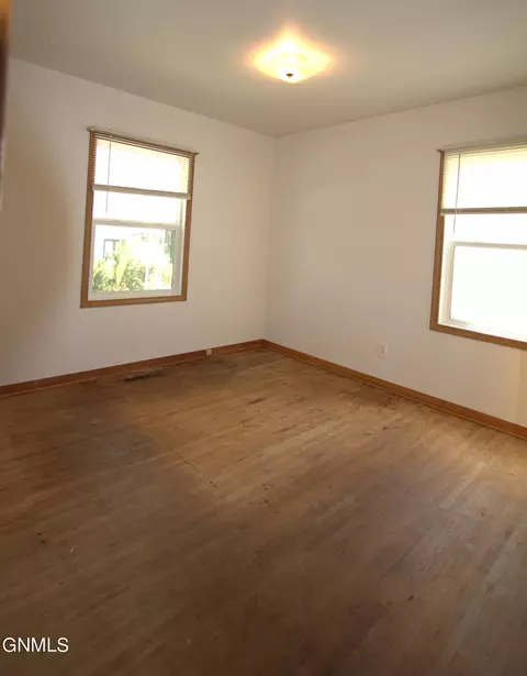 1006 8th Ave W, Williston, ND 58801 photo 20