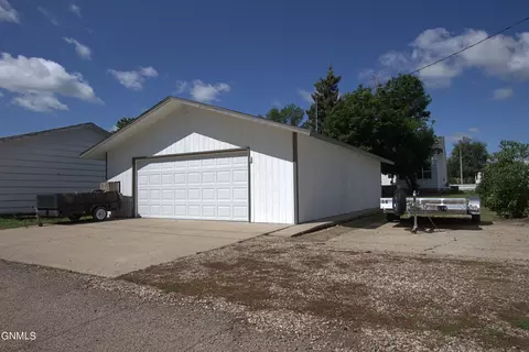 1006 8th Ave W, Williston, ND 58801 photo 35