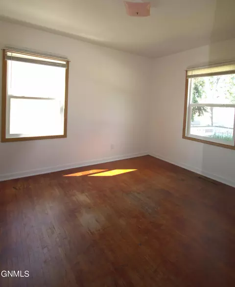 1006 8th Ave W, Williston, ND 58801 photo 14