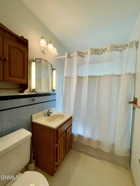 1006 8th Ave W, Williston, ND 58801 photo 17