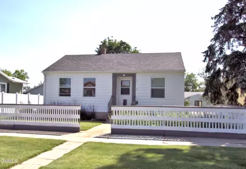1006 8th Ave W, Williston, ND 58801 photo 2