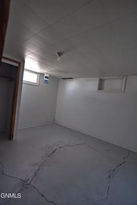 1006 8th Ave W, Williston, ND 58801 photo 21