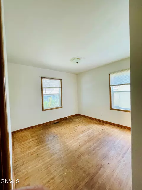 1006 8th Ave W, Williston, ND 58801 photo 15