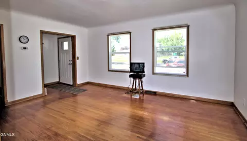 1006 8th Ave W, Williston, ND 58801 photo 5