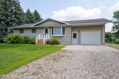 321 3rd St NE, Lamoure, ND 58458