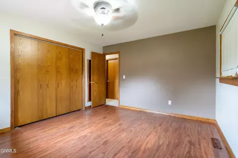 321 3rd St NE, Lamoure, ND 58458 photo 17