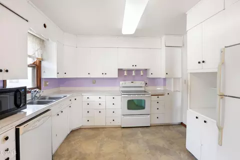 Kitchen - Undisclosed, Williston, ND 58801 photo 3 of 4