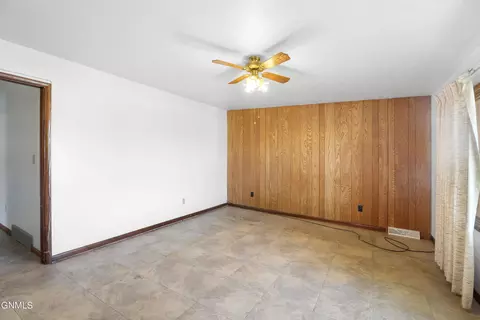 Living - Undisclosed, Williston, ND 58801 photo 1 of 2