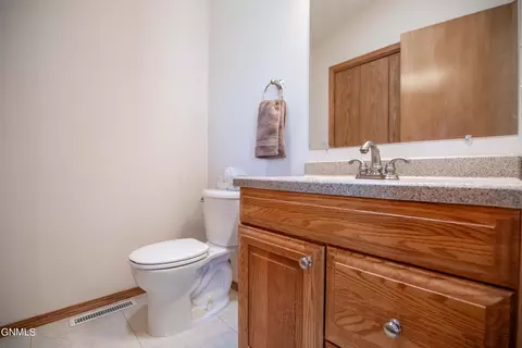 Bath - 3147 Devon Dr, Bismarck, ND 58504 photo 1 of 10