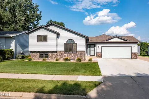 Exterior - 3147 Devon Dr, Bismarck, ND 58504 photo 2 of 19