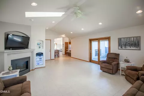 Living - 3147 Devon Dr, Bismarck, ND 58504 photo 7 of 8