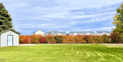 Exterior - 3147 Devon Dr, Bismarck, ND 58504 photo 16 of 19