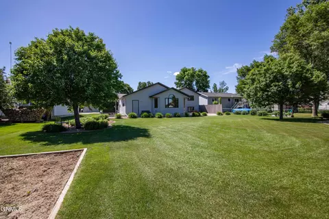 Exterior - 3147 Devon Dr, Bismarck, ND 58504 photo 11 of 19
