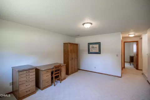 Bedroom - 3147 Devon Dr, Bismarck, ND 58504 photo 6 of 8