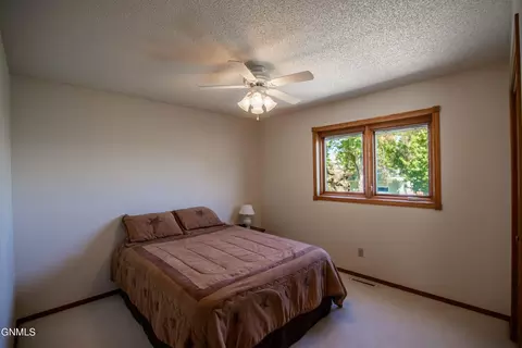Bedroom - 3147 Devon Dr, Bismarck, ND 58504 photo 3 of 8
