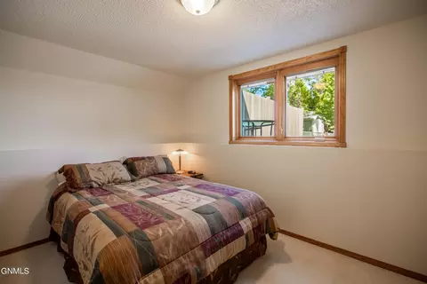 Bedroom - 3147 Devon Dr, Bismarck, ND 58504 photo 7 of 8