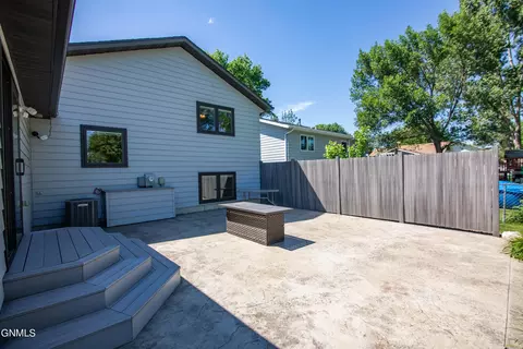 Exterior - 3147 Devon Dr, Bismarck, ND 58504 photo 5 of 19