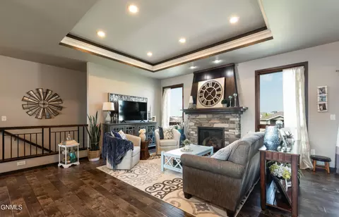 4622 Grey Hawk Ln, Bismarck, ND 58503 photo 7