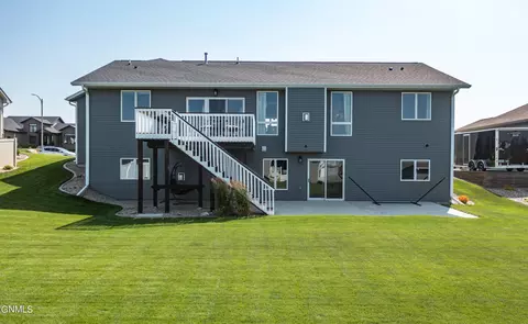 4622 Grey Hawk Ln, Bismarck, ND 58503 photo 32