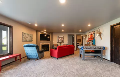 4622 Grey Hawk Ln, Bismarck, ND 58503 photo 23