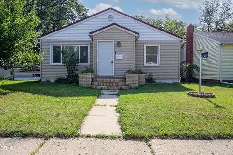 600 20th St NW, Minot, ND 58703
