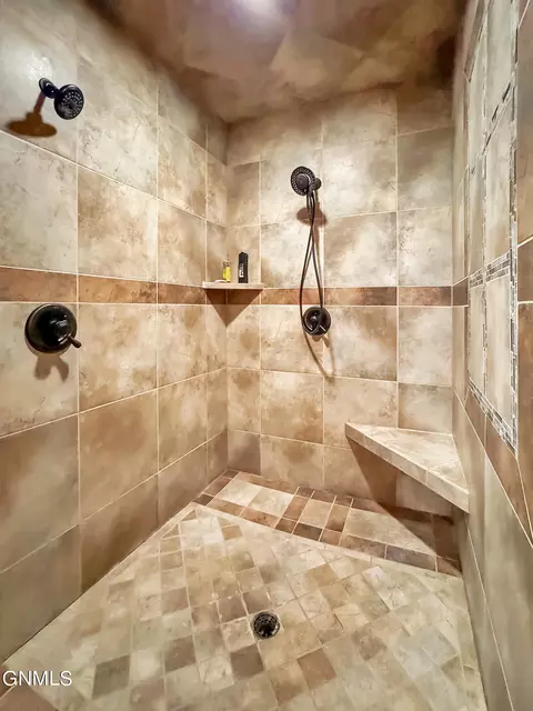 Bath - 5771 137th Ave NW, Williston, ND 58801 photo 3 of 3