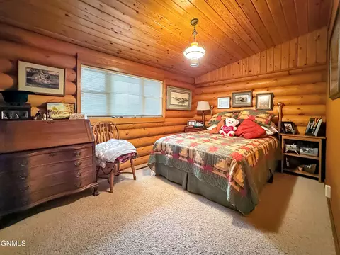 Bedroom - 5771 137th Ave NW, Williston, ND 58801 photo 3 of 3