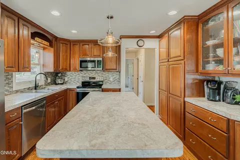 1716 Omaha Dr E, Bismarck, ND 58504 photo 28