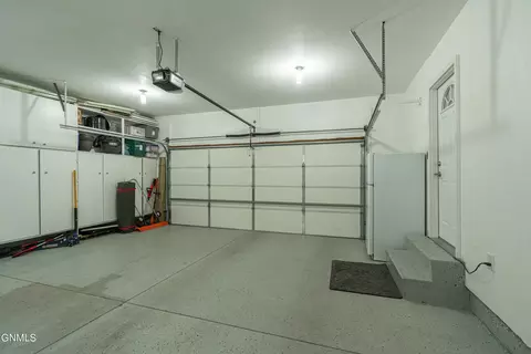 1716 Omaha Dr E, Bismarck, ND 58504 photo 69