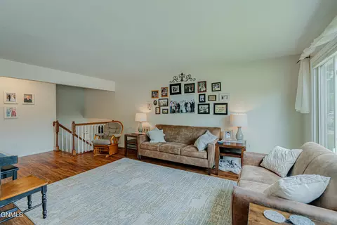 1716 Omaha Dr E, Bismarck, ND 58504 photo 21