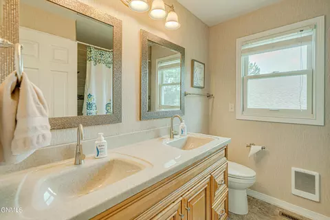 1716 Omaha Dr E, Bismarck, ND 58504 photo 39