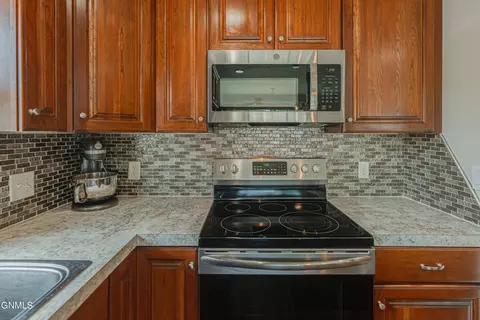 1716 Omaha Dr E, Bismarck, ND 58504 photo 32