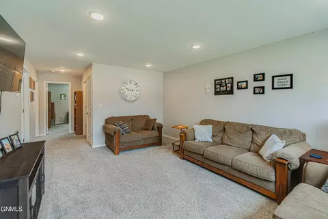 1716 Omaha Dr E, Bismarck, ND 58504 photo 50