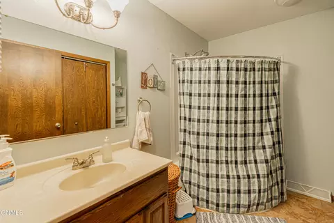 551 Marilyn Dr, Mandan, ND 58554 photo 64