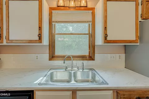 551 Marilyn Dr, Mandan, ND 58554 photo 54