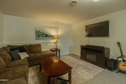 551 Marilyn Dr, Mandan, ND 58554 photo 34