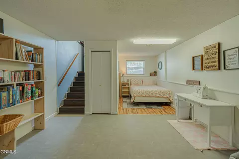 551 Marilyn Dr, Mandan, ND 58554 photo 38