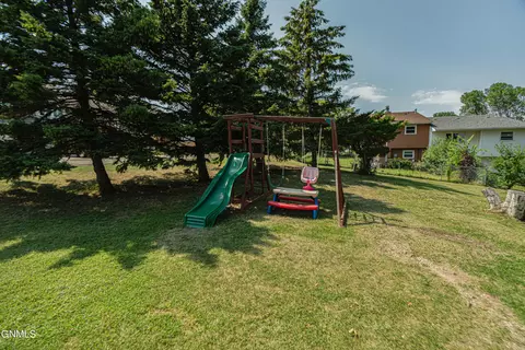 551 Marilyn Dr, Mandan, ND 58554 photo 19