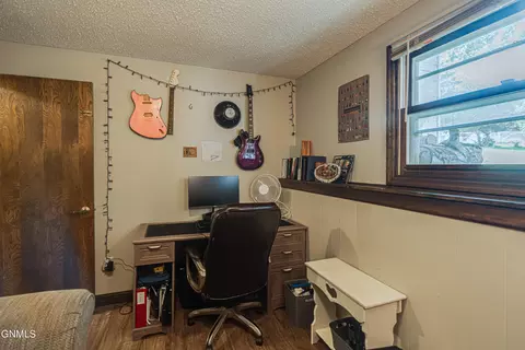 551 Marilyn Dr, Mandan, ND 58554 photo 26