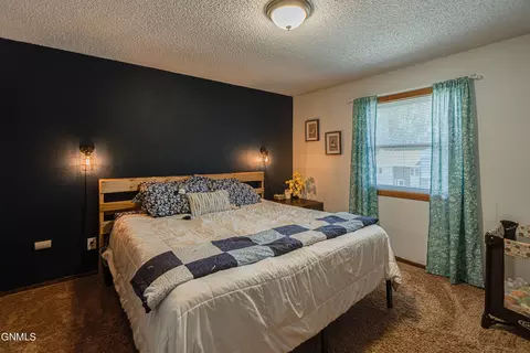551 Marilyn Dr, Mandan, ND 58554 photo 12