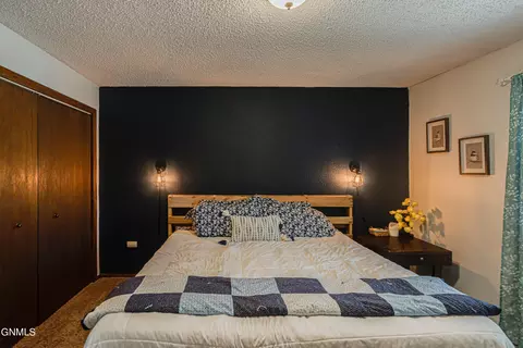 551 Marilyn Dr, Mandan, ND 58554 photo 9
