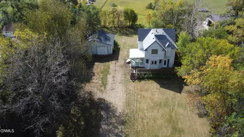 8532 37th St SE, Jamestown, ND 58401
