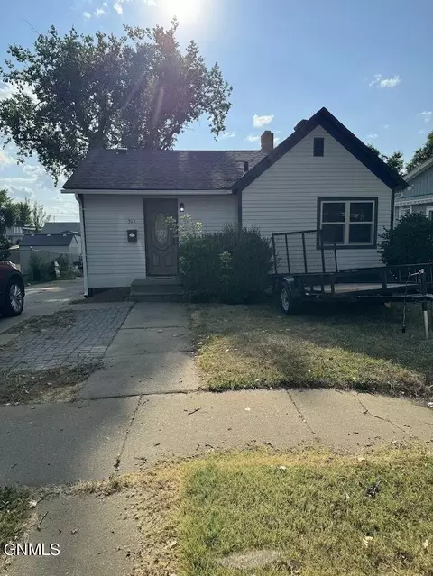 513 5th Ave W, Dickinson, ND 58601