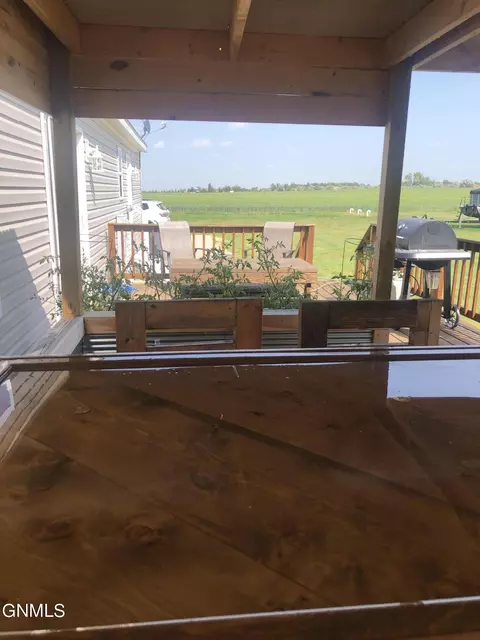 524 Summit Ave, Noonan, ND 58765 photo 18