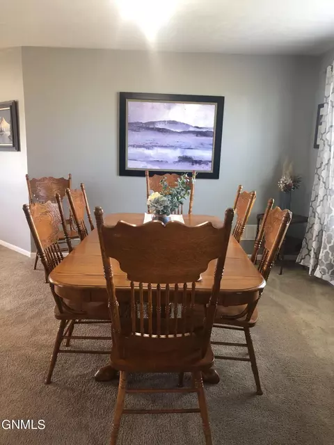 524 Summit Ave, Noonan, ND 58765 photo 5