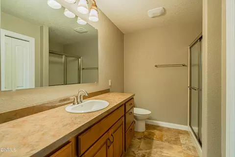 Bath - 928 Baffin Loop, Bismarck, ND 58503 photo 3 of 4