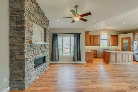 Living - 928 Baffin Loop, Bismarck, ND 58503 photo 1 of 9
